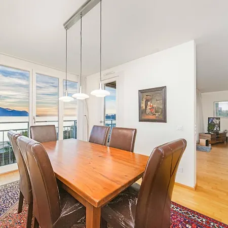 Incredible Views Of 2bd By Guestlee Монтрё
