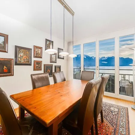 Incredible Views Of 2bd By Guestlee Монтрё